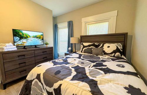 New Remodel | Mins to DHMC & Hanover | Explore NH - Foto 9