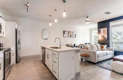 Stylish Condo facing Riverwalk with Free Parking Pet Friendly Centrally Located on the Riverwalk - Foto 4