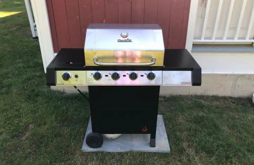 Berkshire Vacation Rentals: Peaceful Post and Beam Loft Sleeps 9 - Foto 36