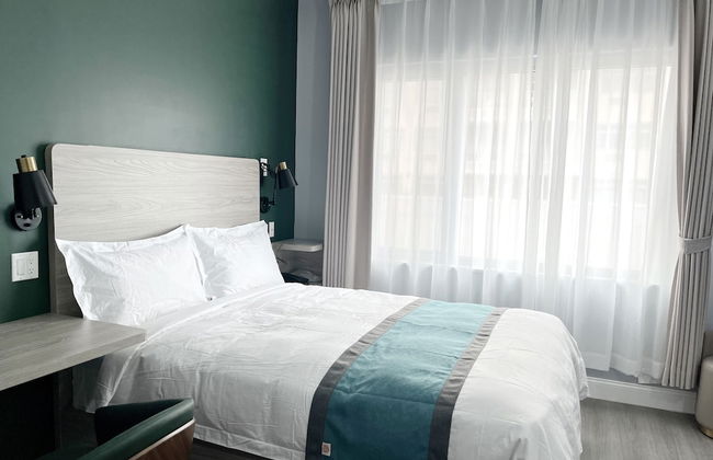 Starlight Hotel - Photo 1