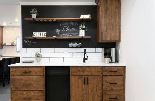 38-Acres of Luxury: 9BR, Indoor Pool, Gym, Near ND - Foto 24