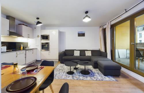 Roi de la Seine à Paris, stade, Gare parking et terrasse - Foto 19