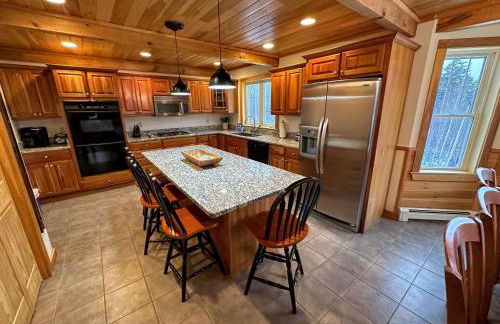 NEW Single family home with spectacular views and lots of space Privacy convenience and style - Foto 39