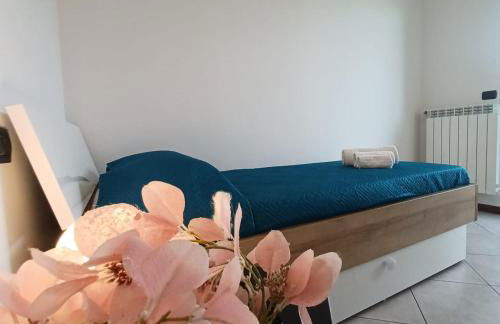 GARDA UN PO' Pool and Lake - Foto 12