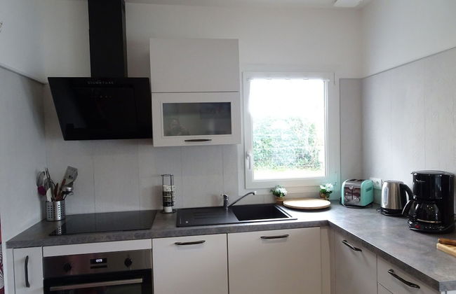 Bungalow in Gouville-sur-mer Near Beach - Photo 5