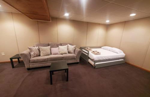 Gorgeous Cabin by Lake with Waterview and walking access - Foto 18