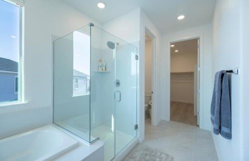 Modern Charming 4BR Home, Family Friendly, Office Space, Fast WiFi, Free Parking - Foto 30