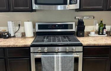 HotTub-King Bed -Fire pit-BBQ-Pristine Kitchen - Foto 20