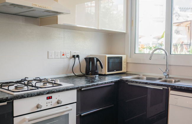 Sunny and Family Friendly Apartment Directly at the Pool - Foto 18