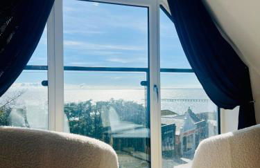 Stylish 3 Bed Apt Sea Views Near the Beach 2B - Foto 3