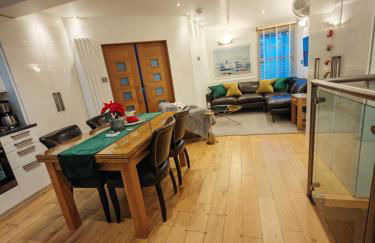 Cambridge city centre immaculate 2 bed apartment - Foto 9