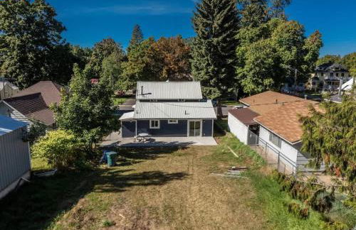 Flying Colors Cottage Walk to Downtown - Foto 38