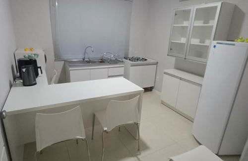 Apartamento térreo aconchegante com estacionamento na porta - Foto 5