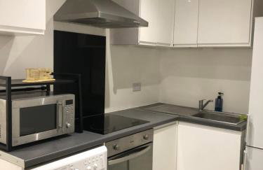 Hendon Basement Studio - Photo 9