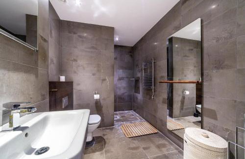 Charming 3BR Shoreditch Duplex Loft with Balconies - Foto 37