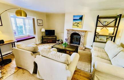 Holly Cottage - characterful cottage a stones throw from river Dart with front & back patios - Foto 6