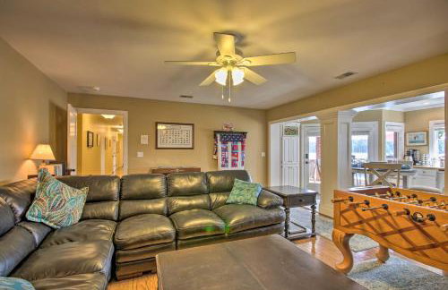 Luxe Lakefront Apartment w/ Shared Pool & Dock! - Foto 6