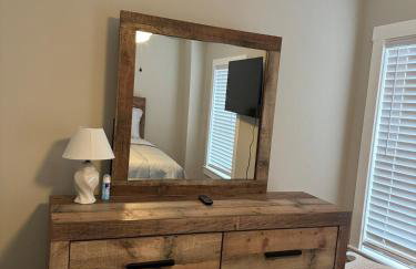 Modern Comfort in Historic East Baltimore Stylish 3BR Row Home - Photo 21