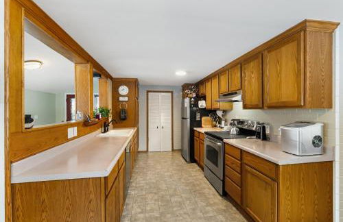 MacArthur Lakefront • Sunroom • Sleeps 6 - Foto 28