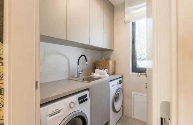 Sophisticated Oasis Residence Villa With Pool - Foto 16