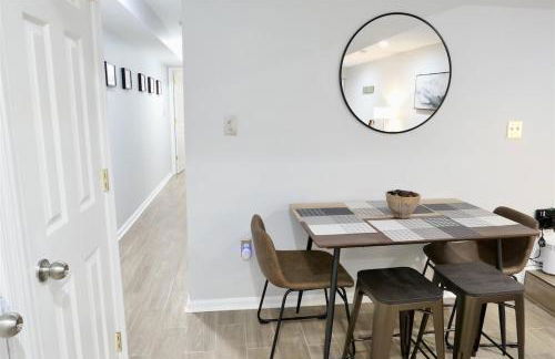 Trendy Apt in Bloomingdale - Parking - Foto 12