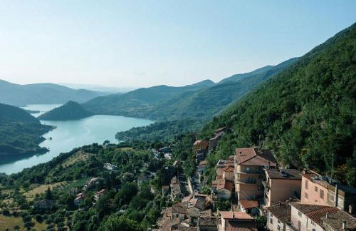 Lago del Turano - La Taverna con cucina open space e free WI-FI - Foto 4