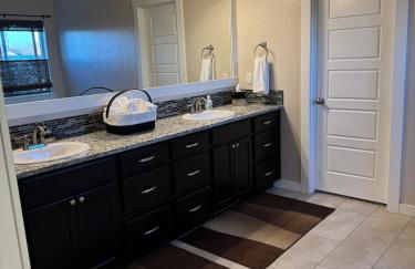 Spacious 4BR Retreat-Lush Garden - Foto 21