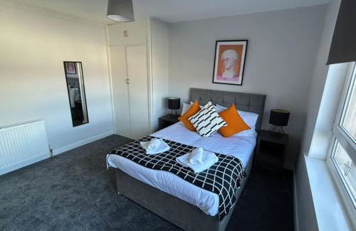 3-Bed Apartment Central Greenock - Photo 3