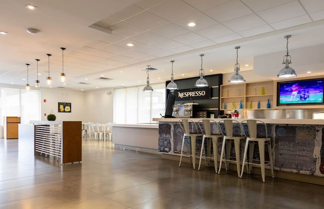 Entire Studio With Free Shuttle to Disney - Foto 30