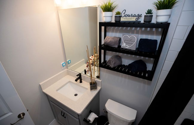 Brand New Modern Pet Friendly Zen Home W/ Private Home Theater & Hot Tub! 2 Bedroom Home by RedAwning - Photo 41