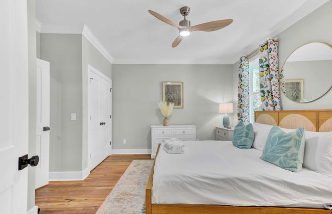 Southern Oasis by Avantstay 0.5mi Walk to the Beach, Pool, Patio, Large Yard - Photo 28