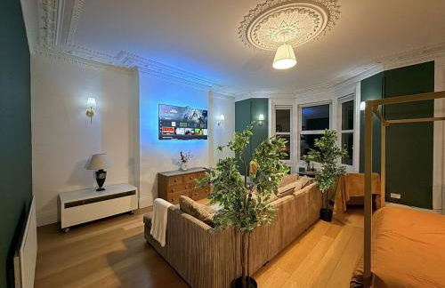 Autumn’s Retreat - Photo 2