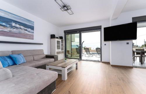 Villa Lavanda -semi-detached villa with a pool and a panoramic view, close to a sandy beach- by TRAVELER tourist agency Krk - Foto 14