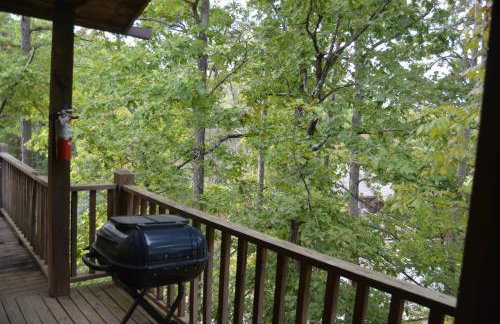 37DPD - Forest view, log-sided two bedroom, two bath condo on Lake Ouachita - Photo 17