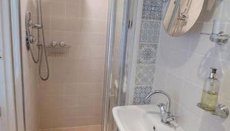 Lyme Clifftop Hideaway - Photo 5