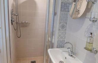 Lyme Clifftop Hideaway - Photo 5