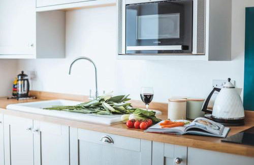 Beach Lovers Paradise in Portreath - With Sea Views & Log Burner just 100m from beach - Photo 42