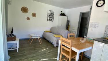 La petite maison avec piscine face au Luberon - Foto 5