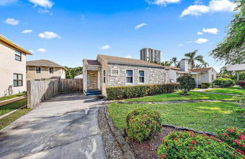 Modern 2BR Den Northwood Home - Foto 1