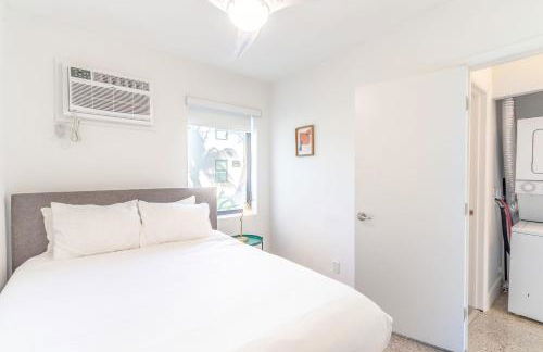 Renovated Apts with Kitchen, Fast WiFi, Smart TV, Roku & Pool Onsite 4 mi to Surfside Beach - Foto 12