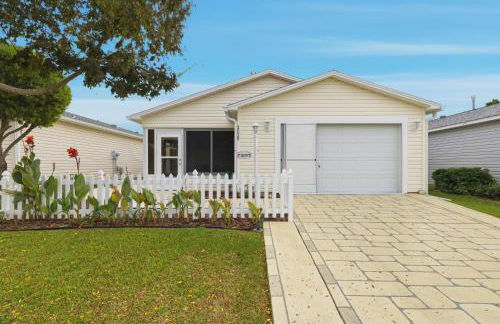 Cozy 2BR Mins to Lake Sumter Landing and Brownwood Paddock Square with BBQ, Workspace, Murphy Bed - Foto 7