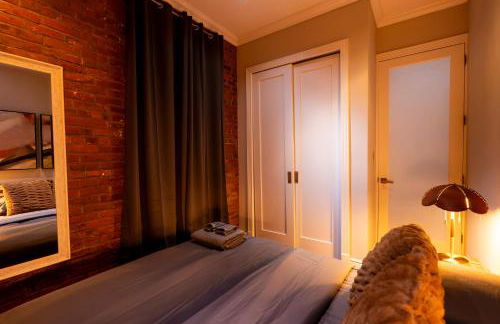 Elegant Central Park Suite - 4 Bedroom Self Check-In - Photo 11