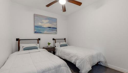 Lakefront Retreat Sleeps 15 Starlink Internet - Foto 5