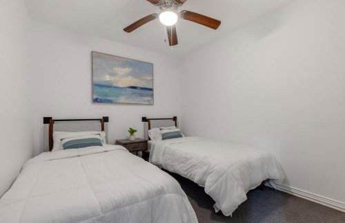 Lakefront Retreat Sleeps 15 Starlink Internet - Foto 5