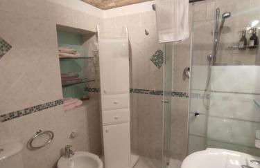 Dimora Fenni - Appartamento elegante nel cuore di Monte Isola con Wi-Fi e aria condizionata - Foto 10