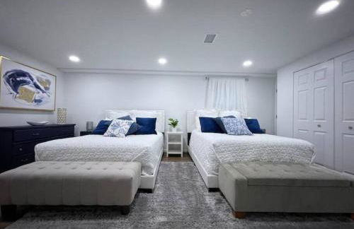 Lux Family Xcape with HotTub Fireplace Deck BBQ - Foto 13