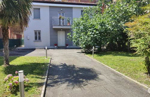 Grigio Perla Panigale, villetta con giardino, 3 camere, parcheggio privato fino 3 posti auto - Un oasi di tranquillità - Vicina all'Aeroporto, Unipol Arena e Fiera - Photo 70