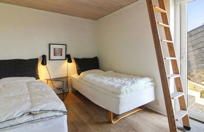 "Judeth" - 300m from the sea - Foto 33