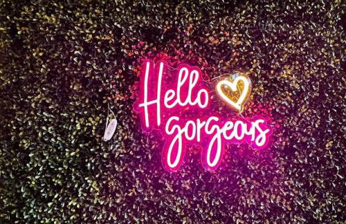 Escape GameRoom, BAR, BBQ, Spacious,KING Bed, All Luxury mattresses, Near Beach, 6 blocks away from Bars, Nite Clubs, Res, Shops - Photo 50