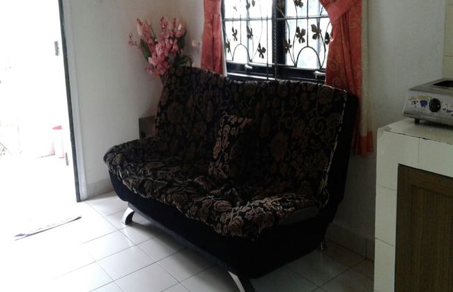 Villa Kota Bunga Dahlia - Photo 10